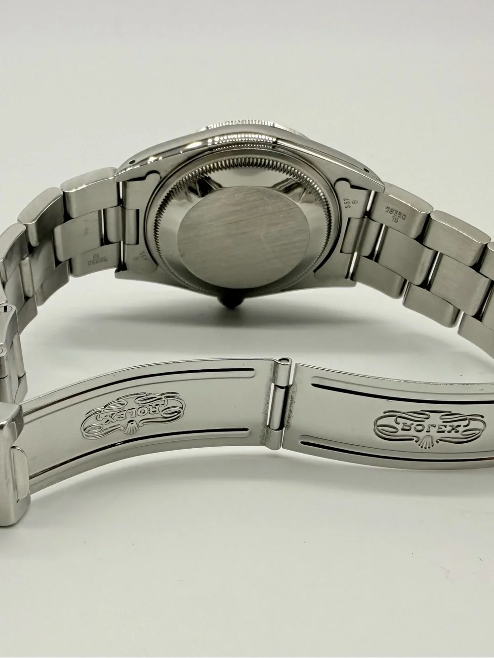 🥝 Rolex Oyster Perpetual Date 15200 – White Roman Dial – Box & Papers – EUC